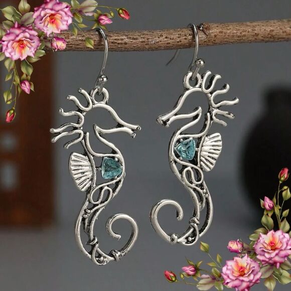 Vintage Boho Style Retro Oxidized Silver Sea Horse Pendant Earrings - Picture 1 of 9